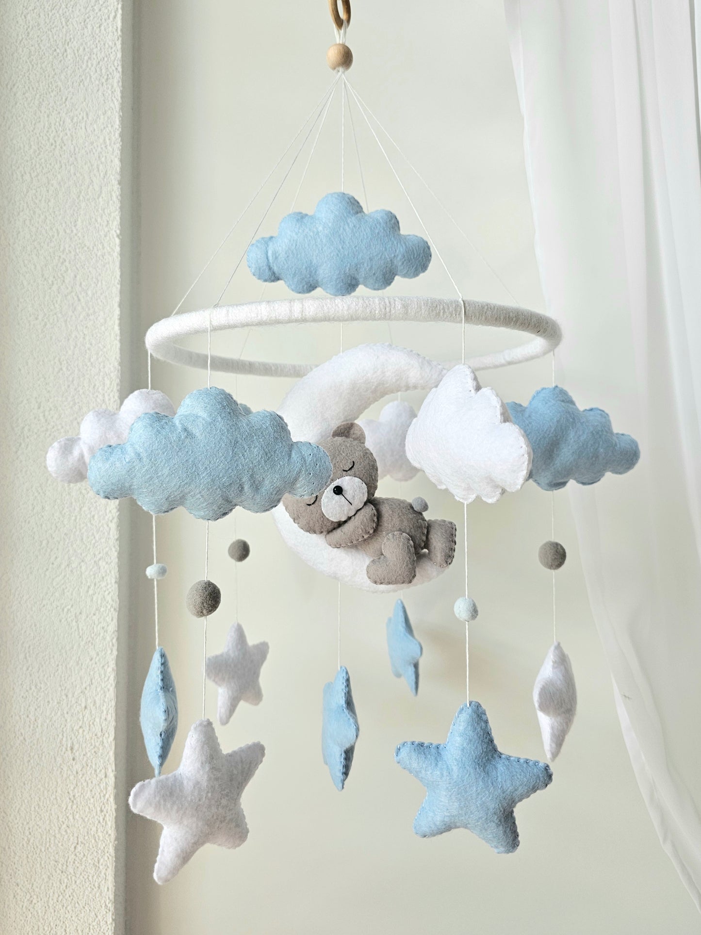 Baby Mobile träumender Bär blau, grau