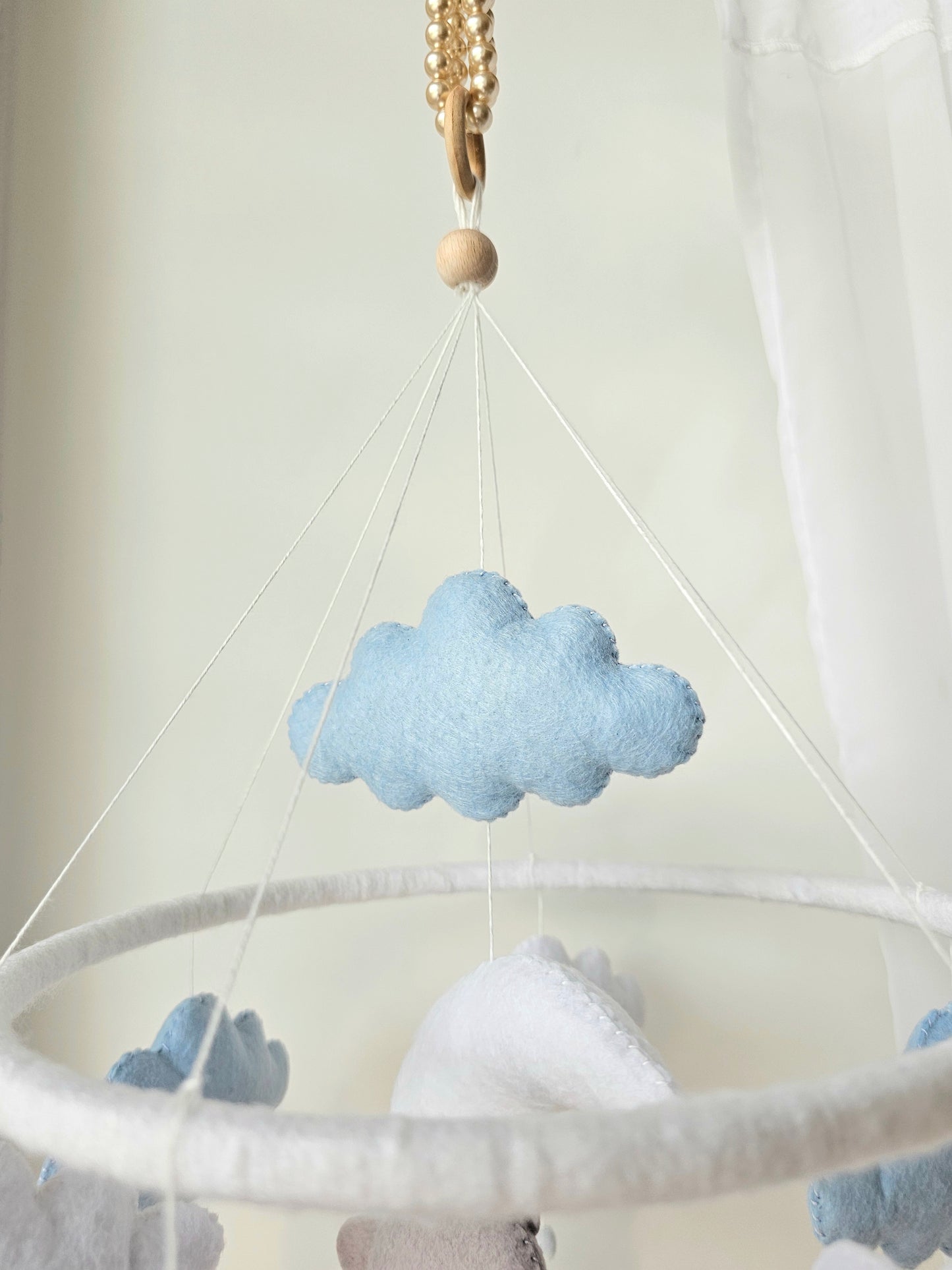 Baby Mobile träumender Bär blau, grau