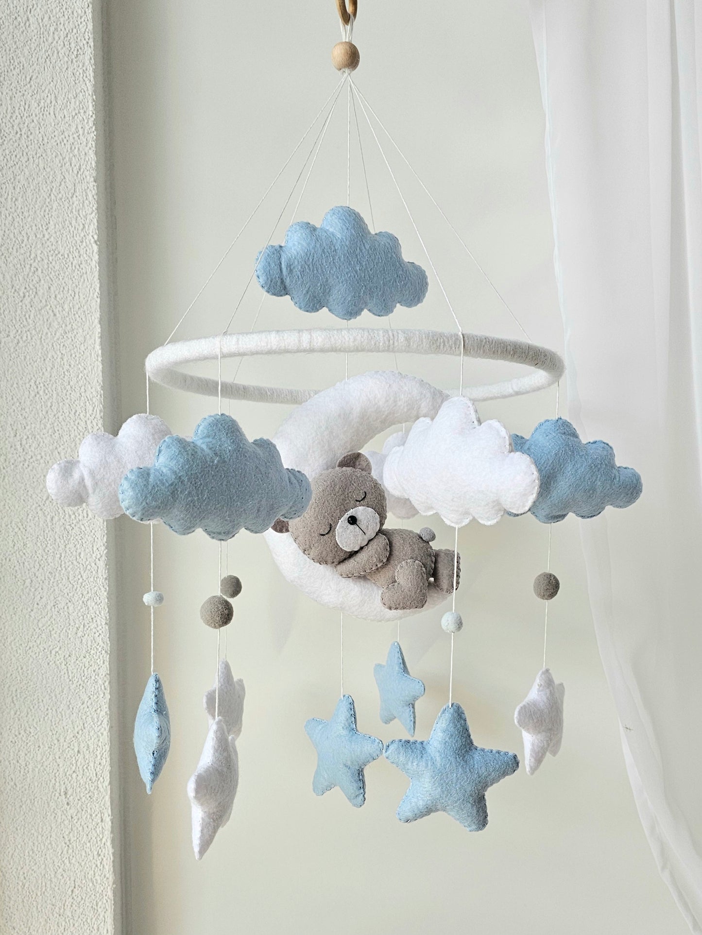 Baby Mobile träumender Bär blau, grau
