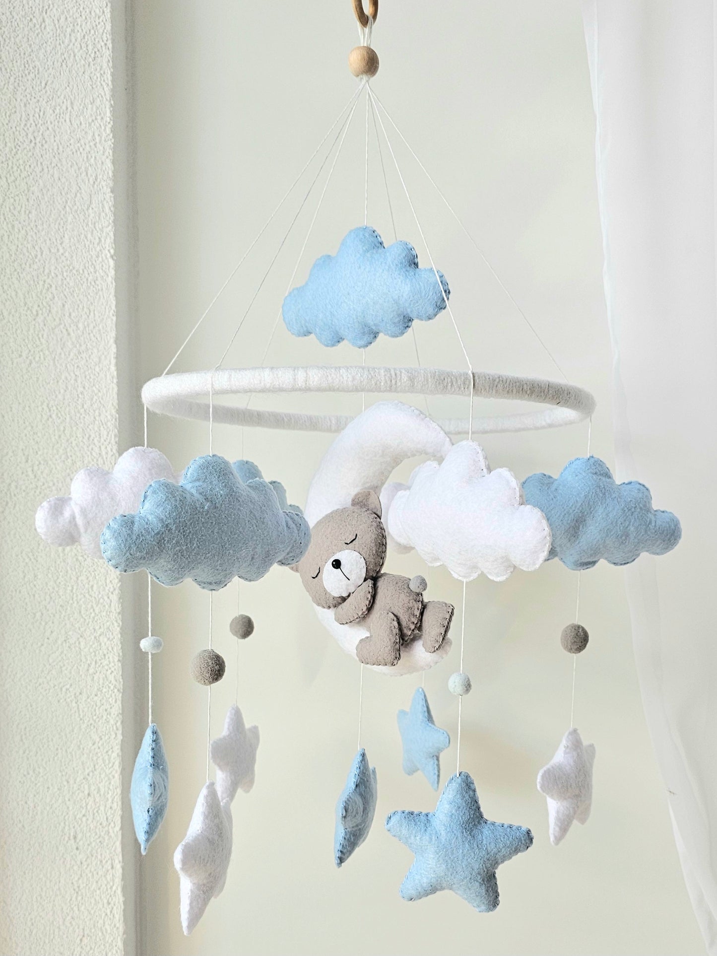 Baby Mobile träumender Bär blau, grau