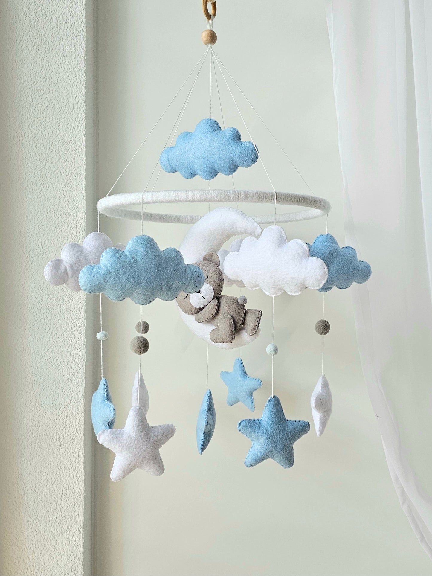 Baby Mobile träumender Bär blau, grau