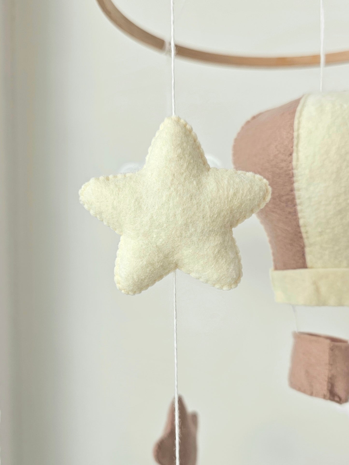 Baby Mobile Heissluftballon beige/crème/weiss