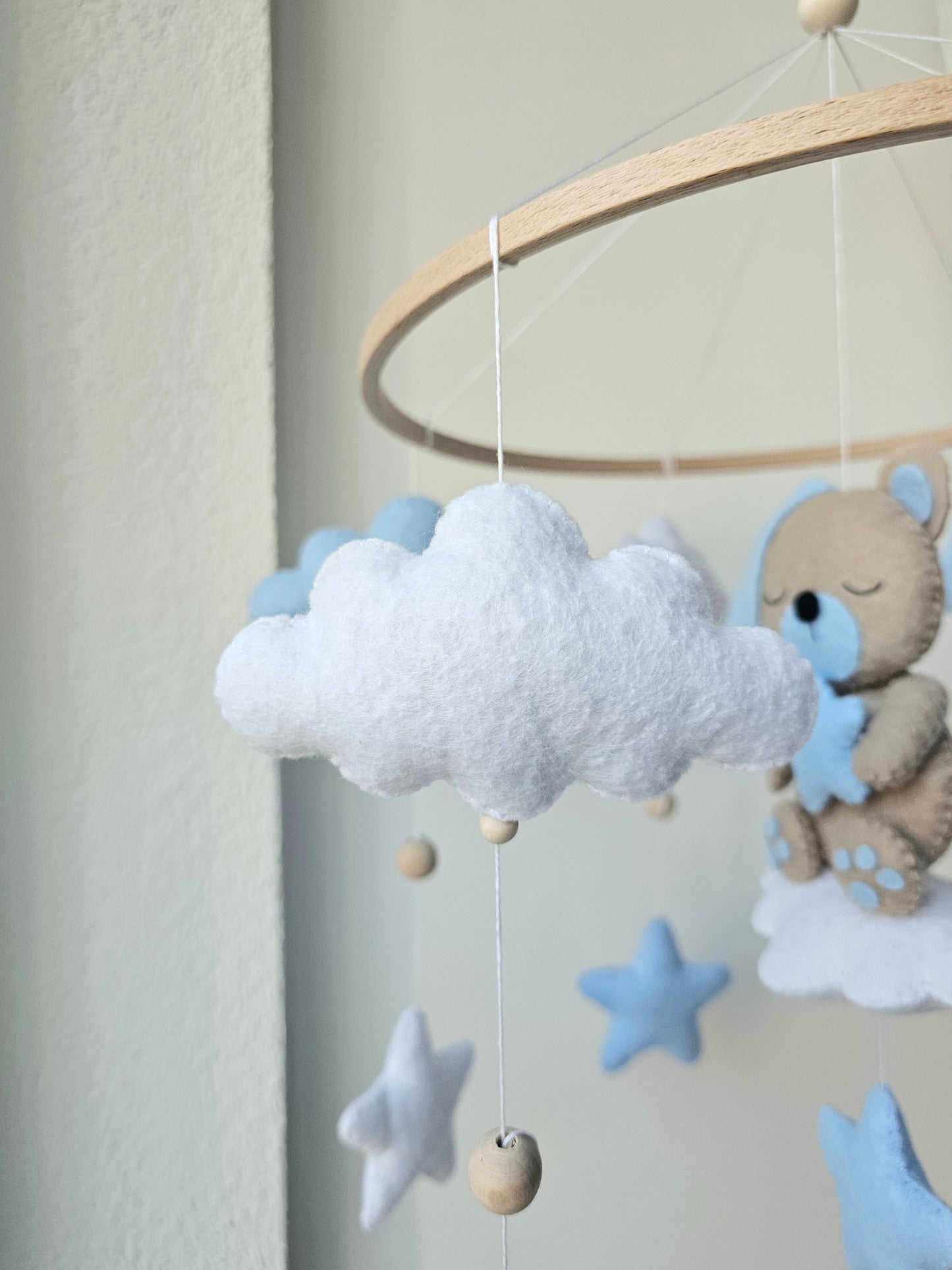 Baby Mobile träumender Bär blau