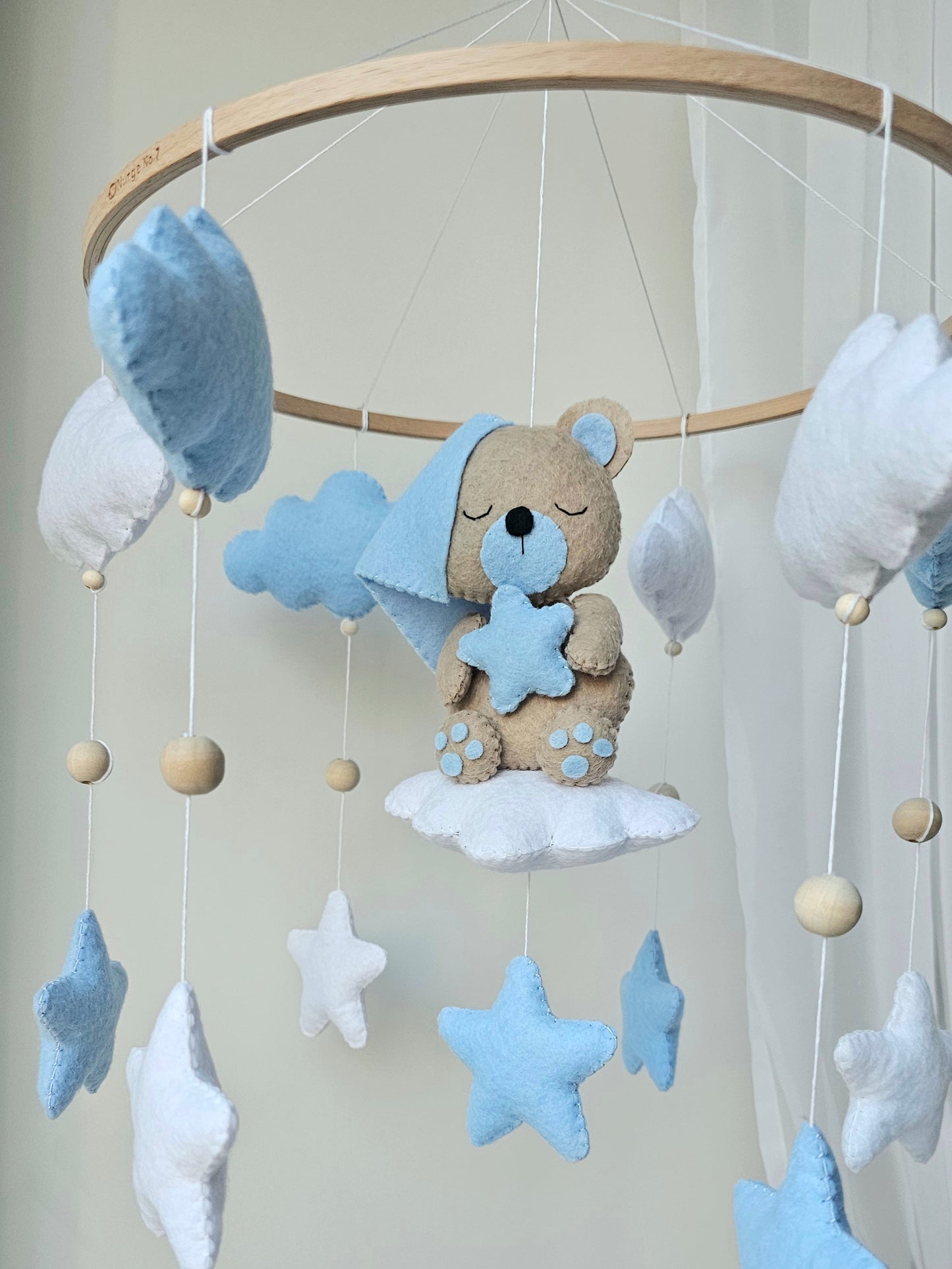 Baby Mobile träumender Bär blau