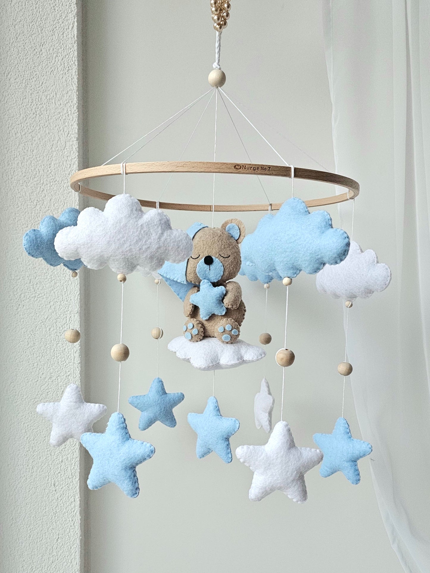Baby Mobile träumender Bär blau