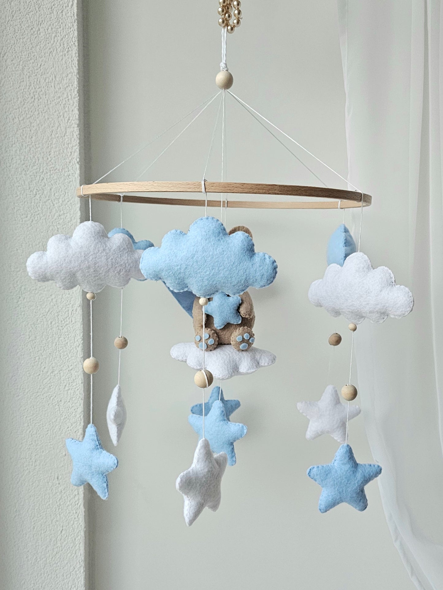 Baby Mobile träumender Bär blau
