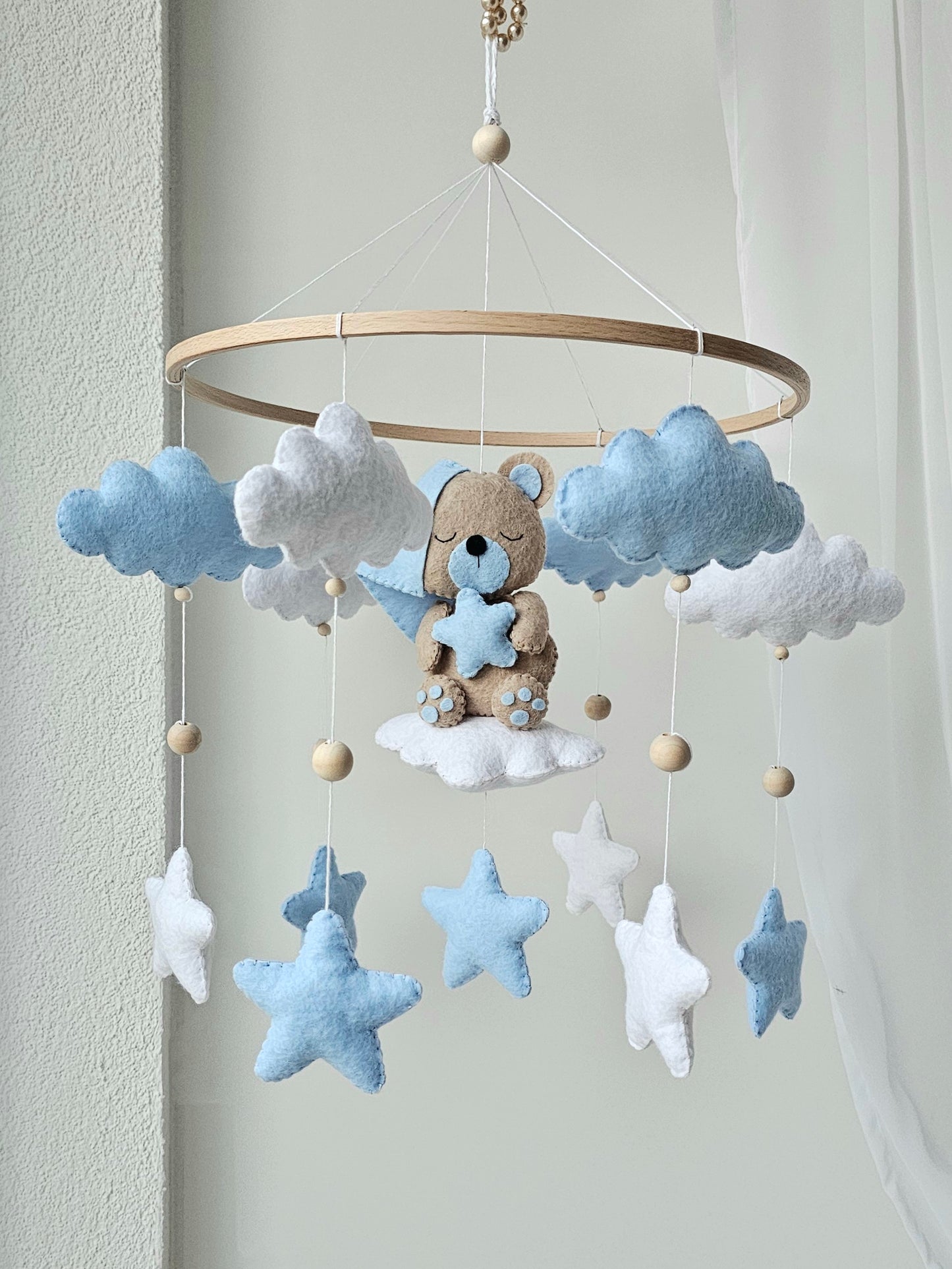 Baby Mobile träumender Bär blau