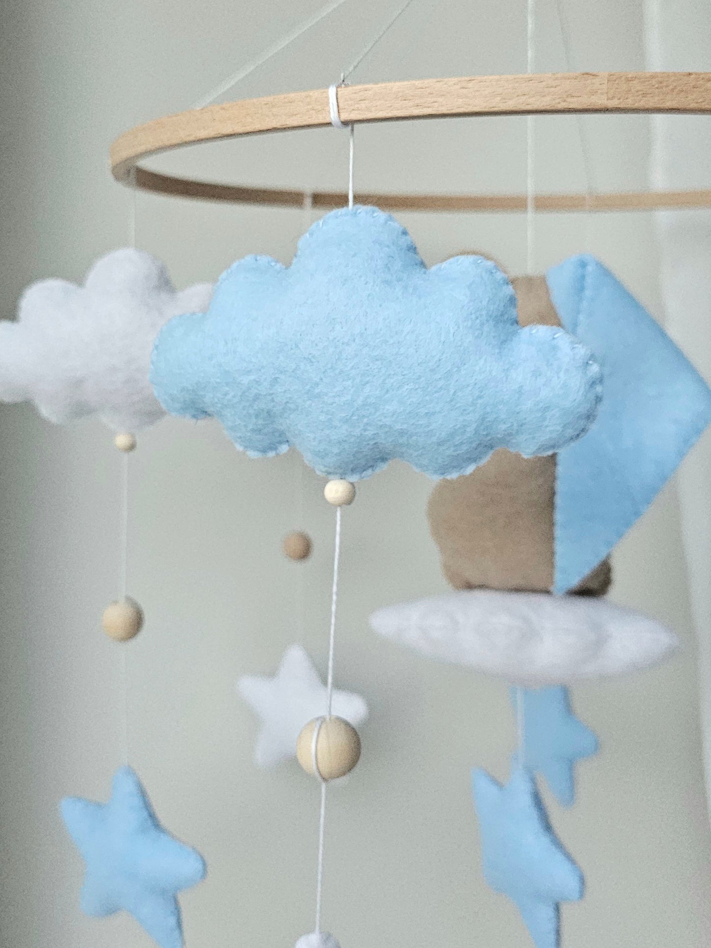 Baby Mobile träumender Bär blau