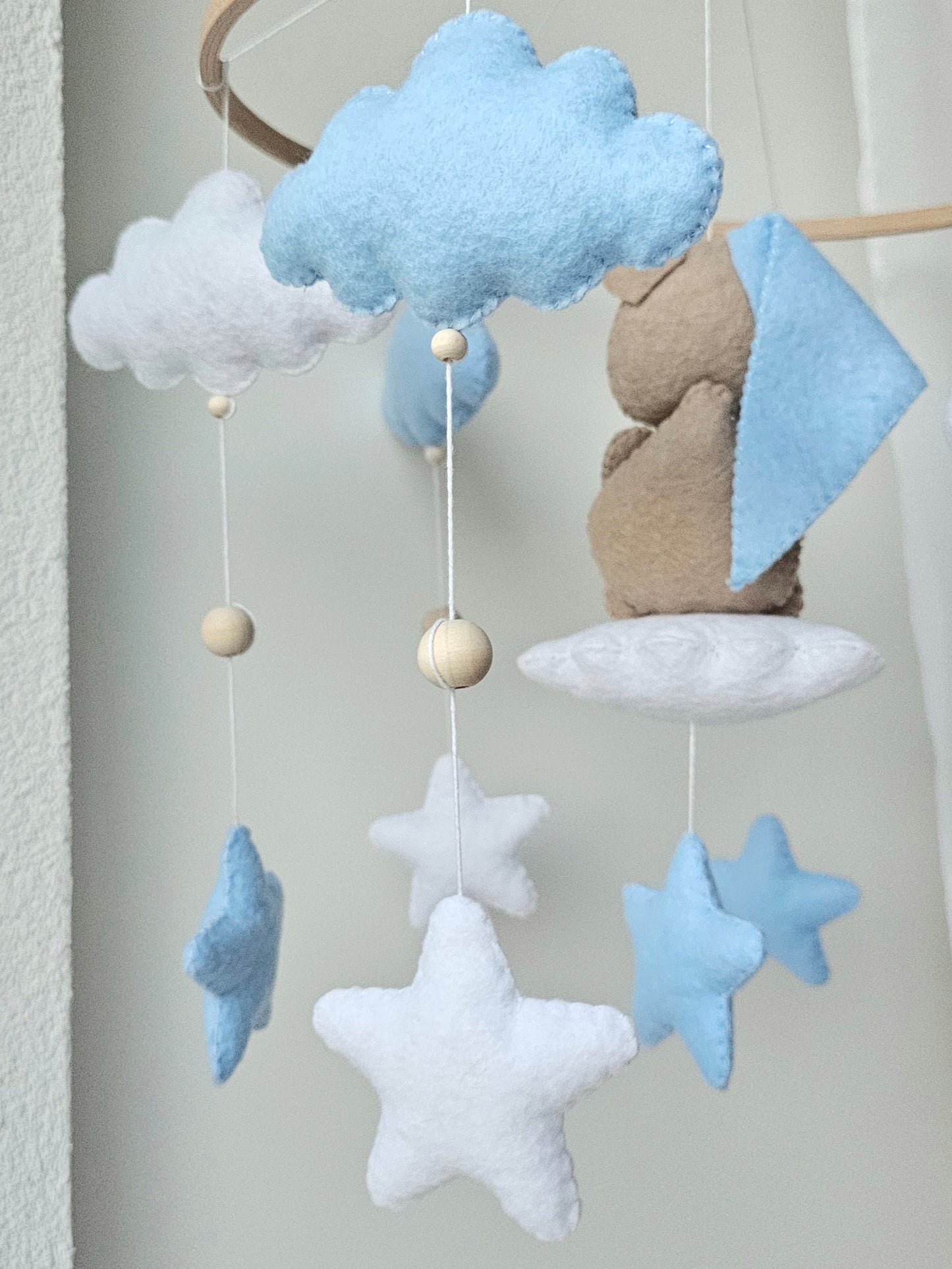 Baby Mobile träumender Bär blau