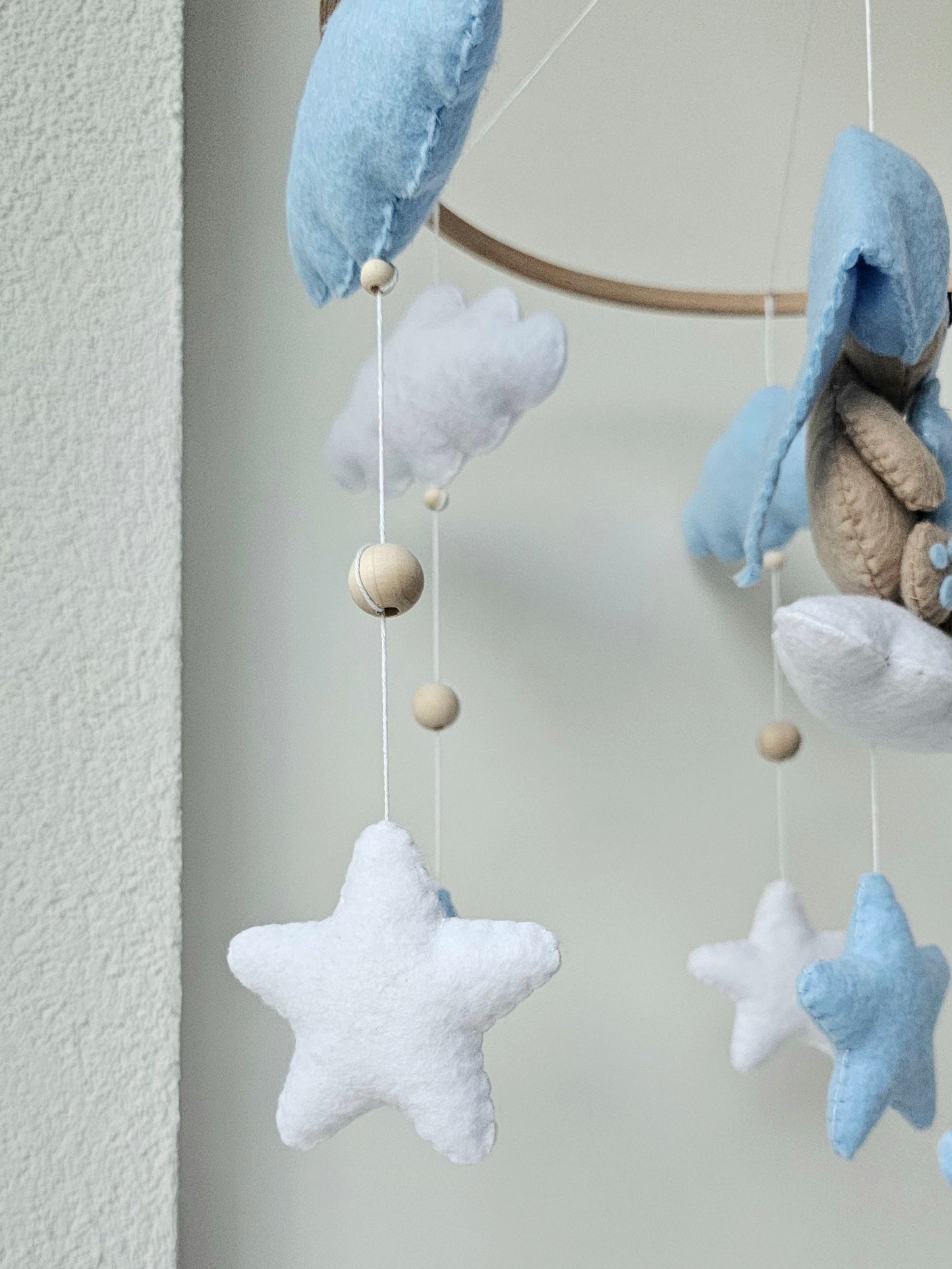 Baby Mobile träumender Bär blau