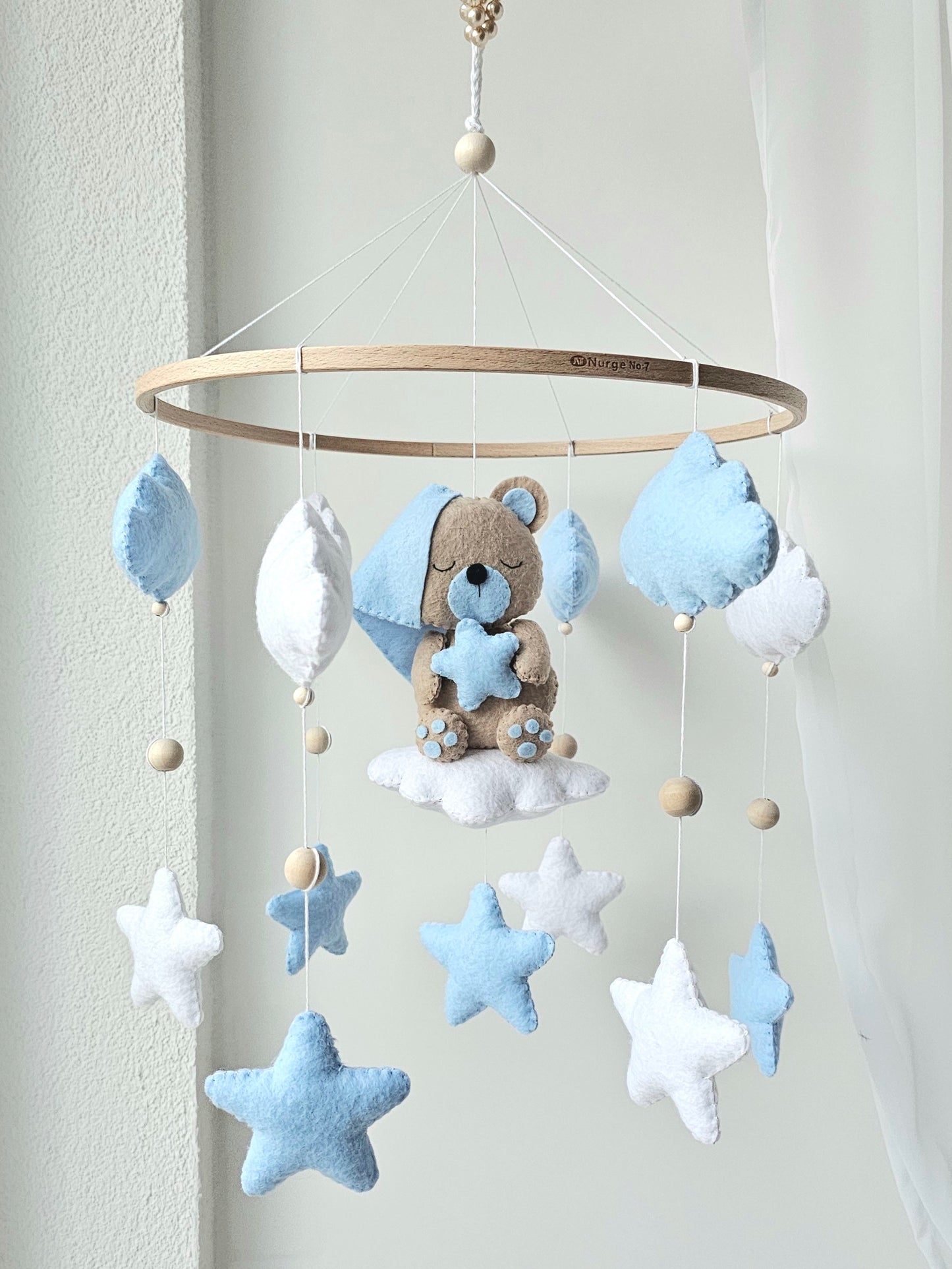 Baby Mobile träumender Bär blau
