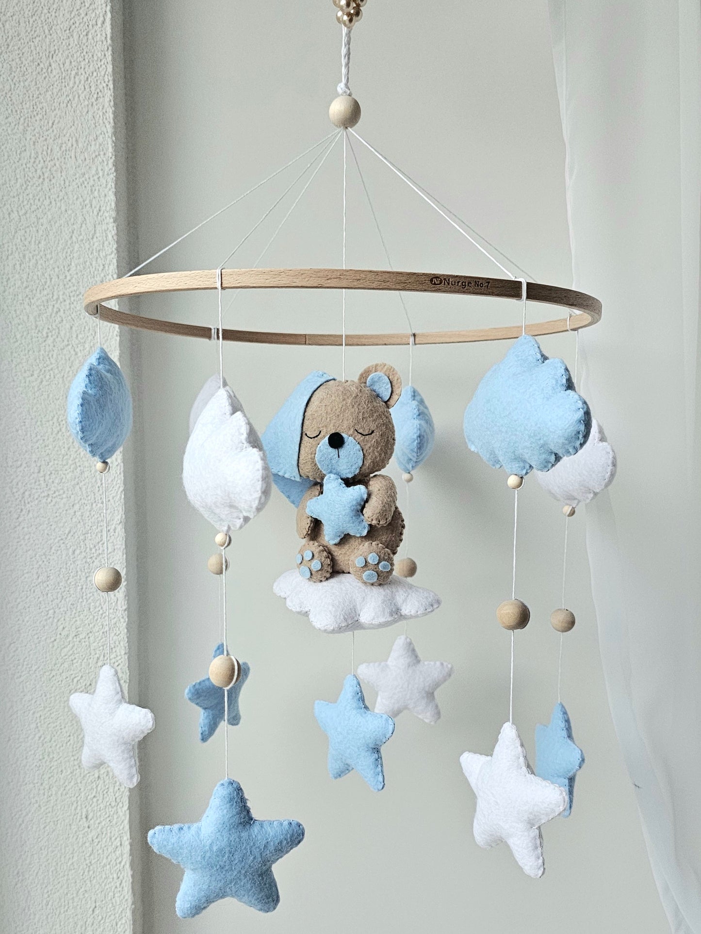 Baby Mobile träumender Bär blau