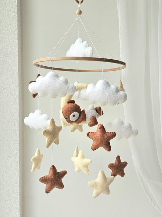 Baby Mobile schlafender Bär mit Mütze hellgelb