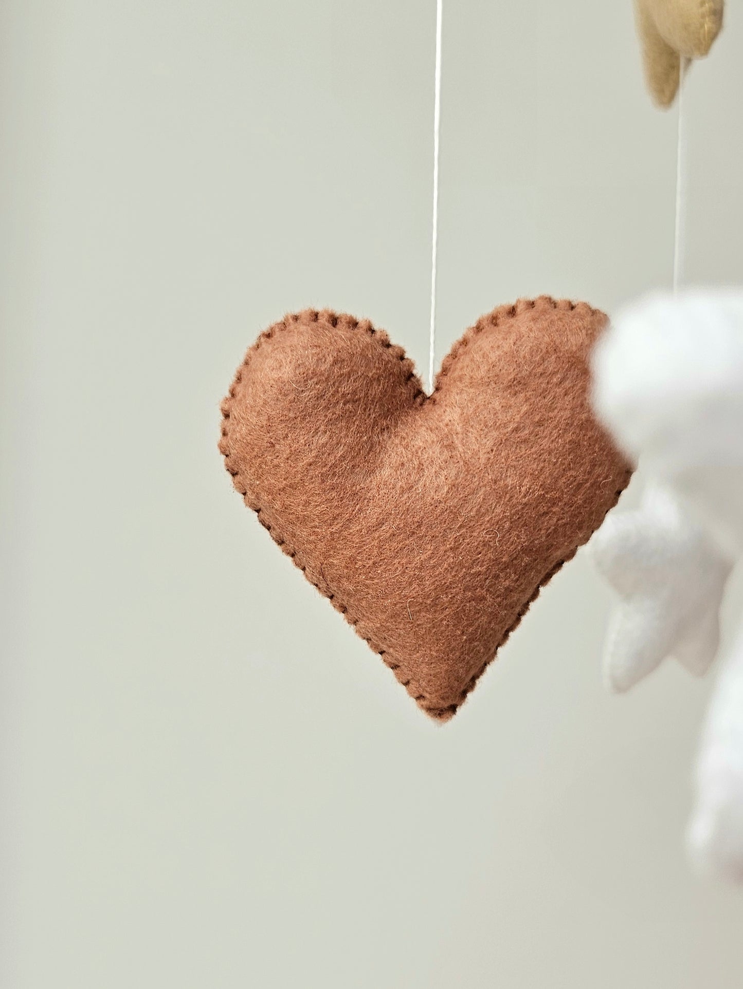 Baby Mobile Herz Bärchen beige