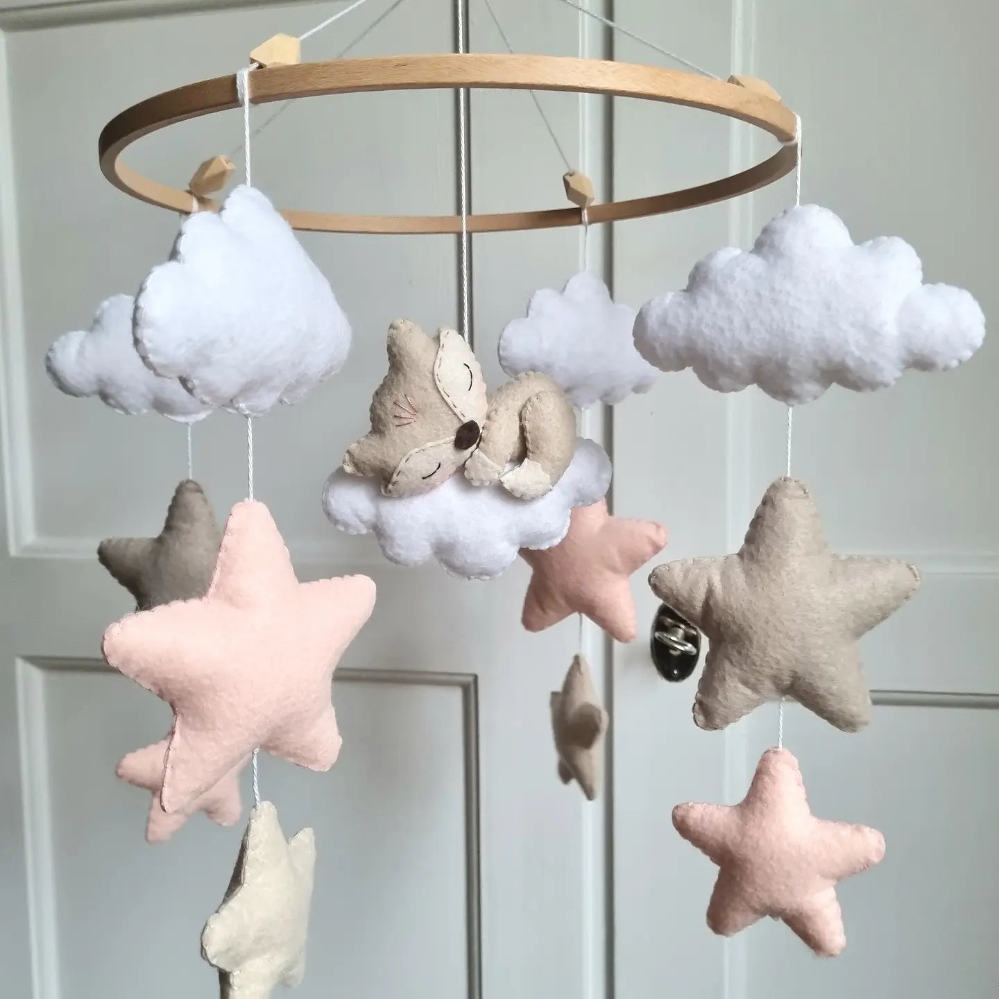 Baby Mobile schlafender Fuchs rosa