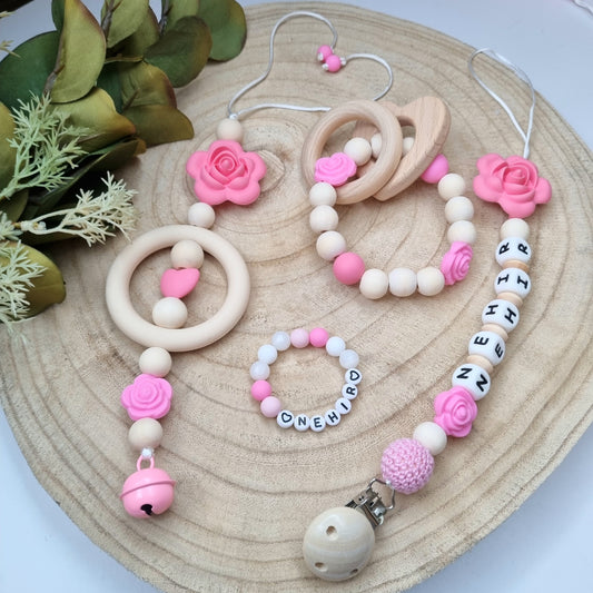 4er Set Schnullerkette, Beissring, MaxiCosi Anhänger und Armbändchen Röschen pink
