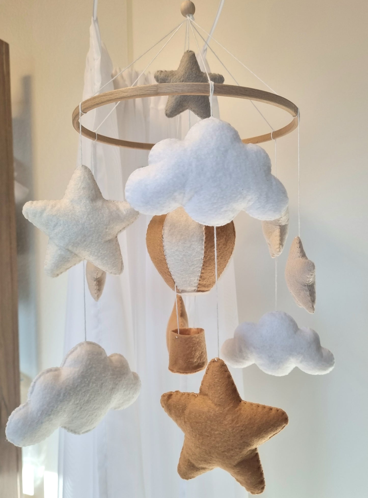 Baby Mobile Heissluftballon beige/weiss