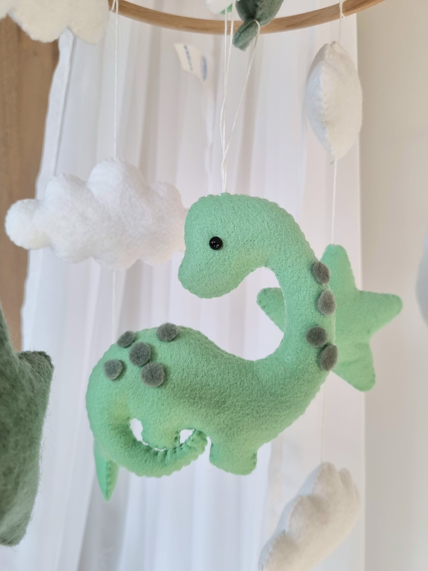 Baby Mobile kleiner Dino grün