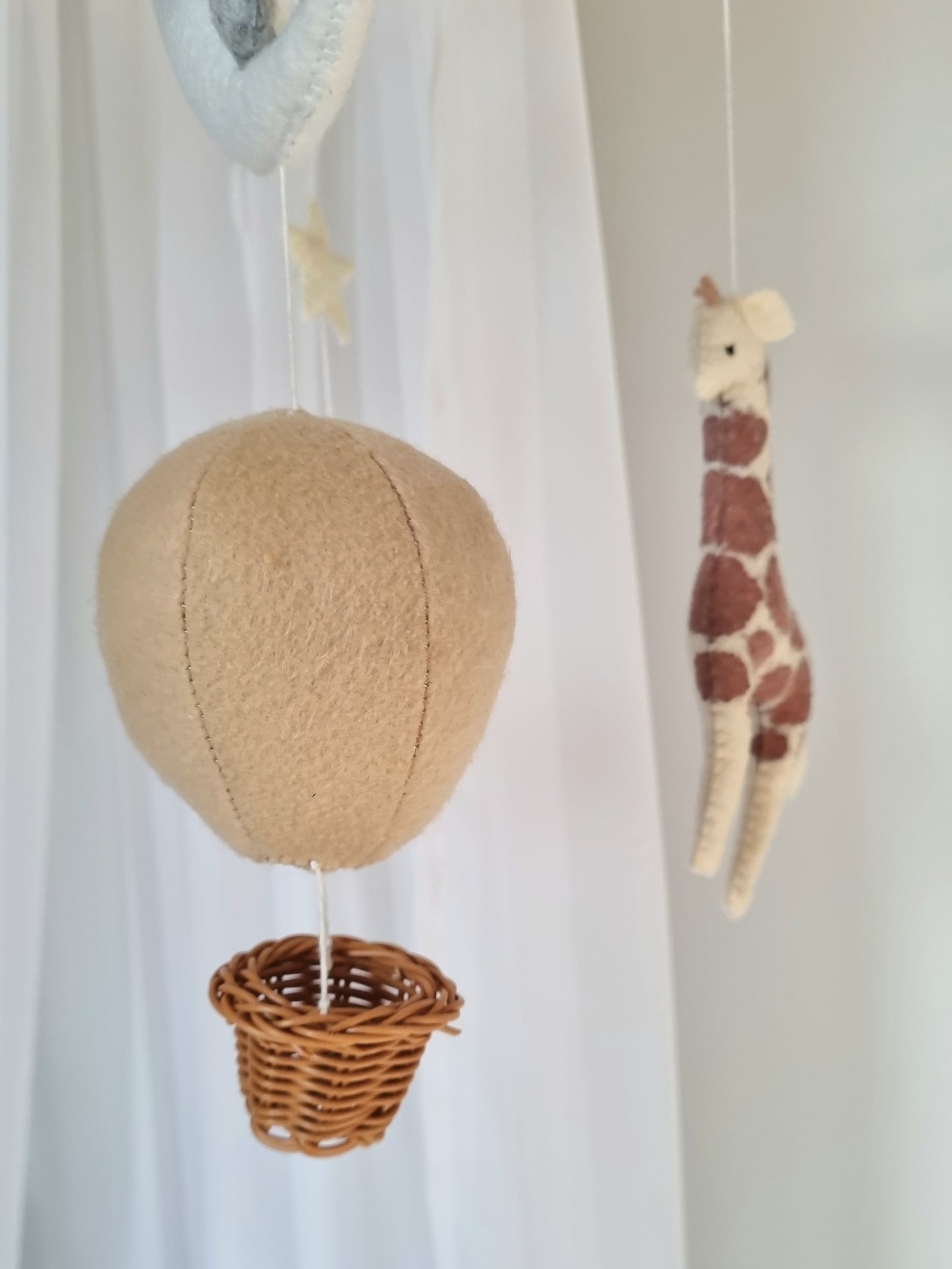 Baby Mobile Ballon Traum beige