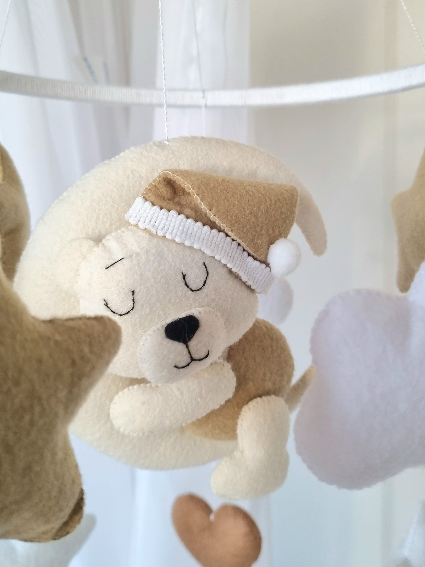 Baby Mobile träumender Bär beige