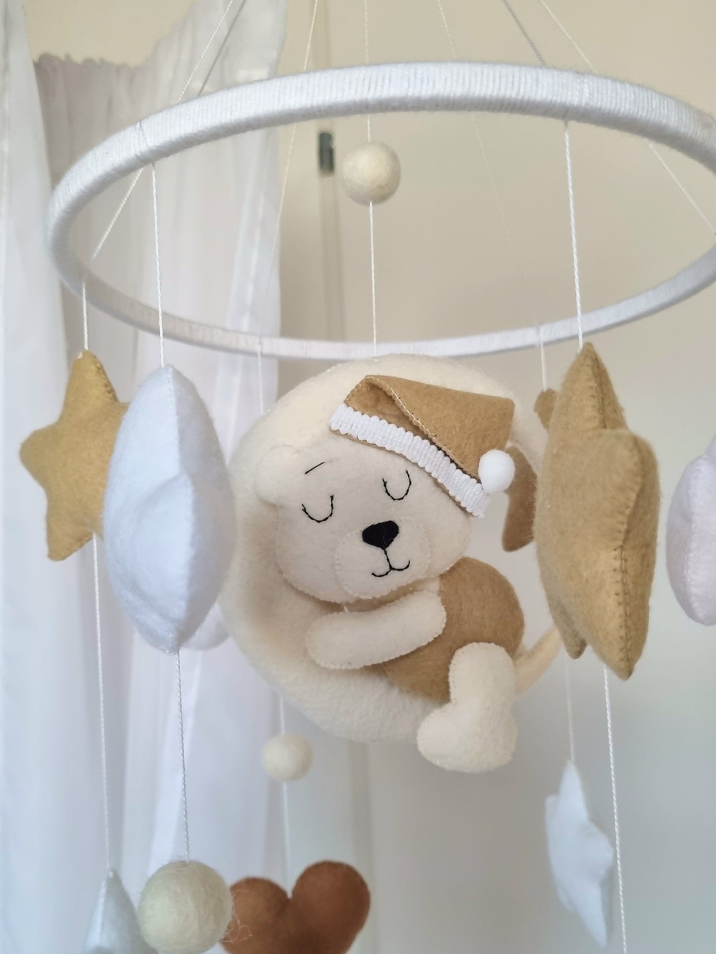 Baby Mobile träumender Bär beige