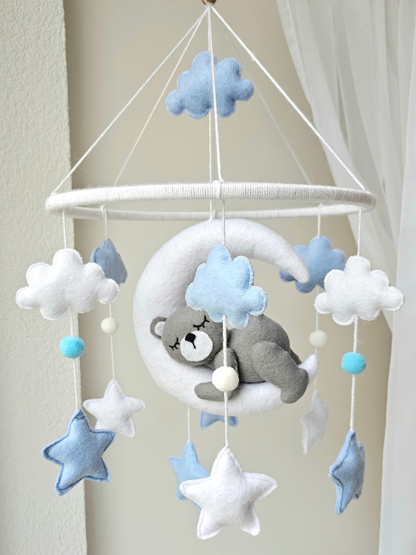 Baby Mobile träumender Bär blau