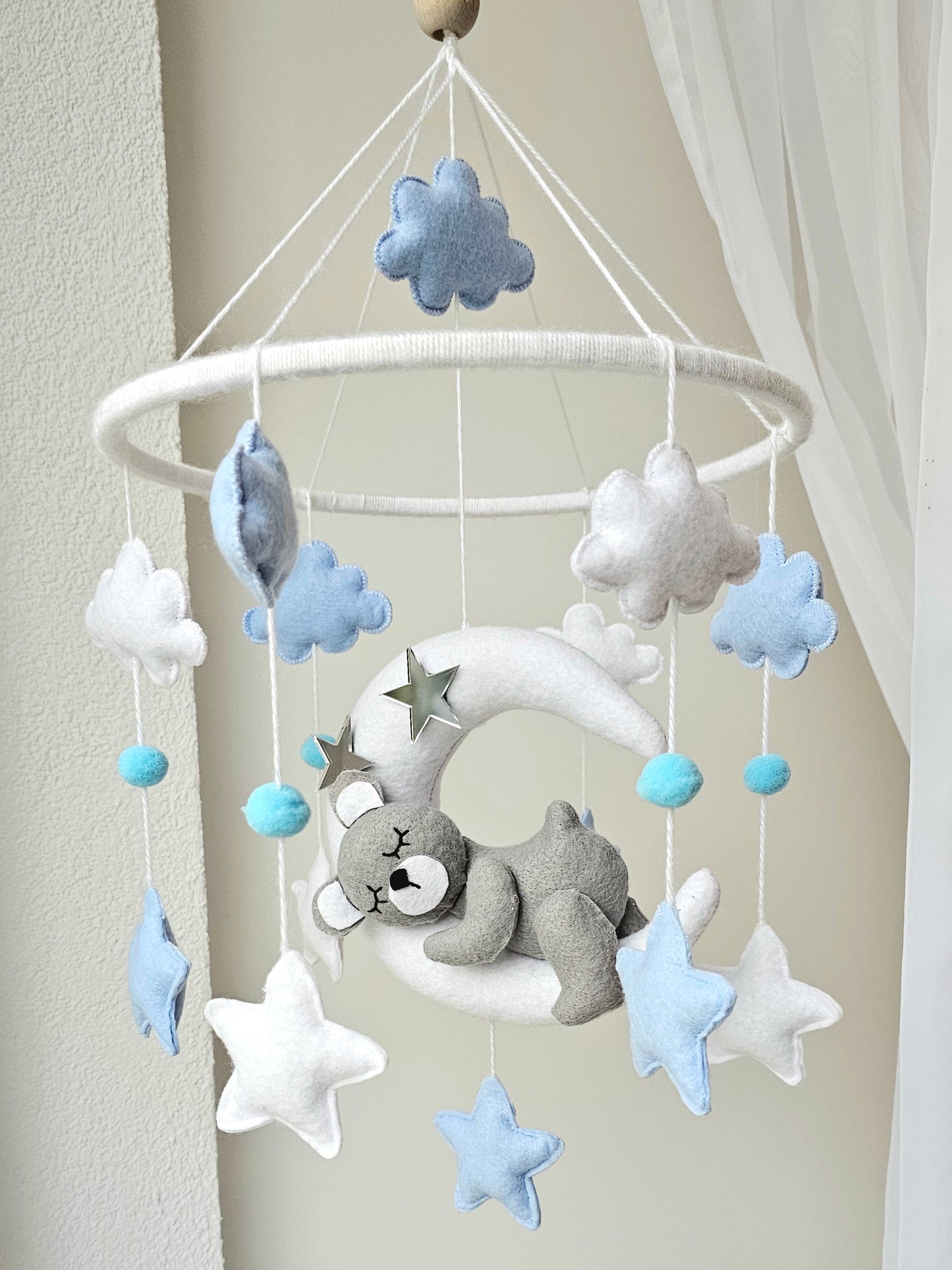 Baby Mobile träumender Bär blau mit Spiegelchen
