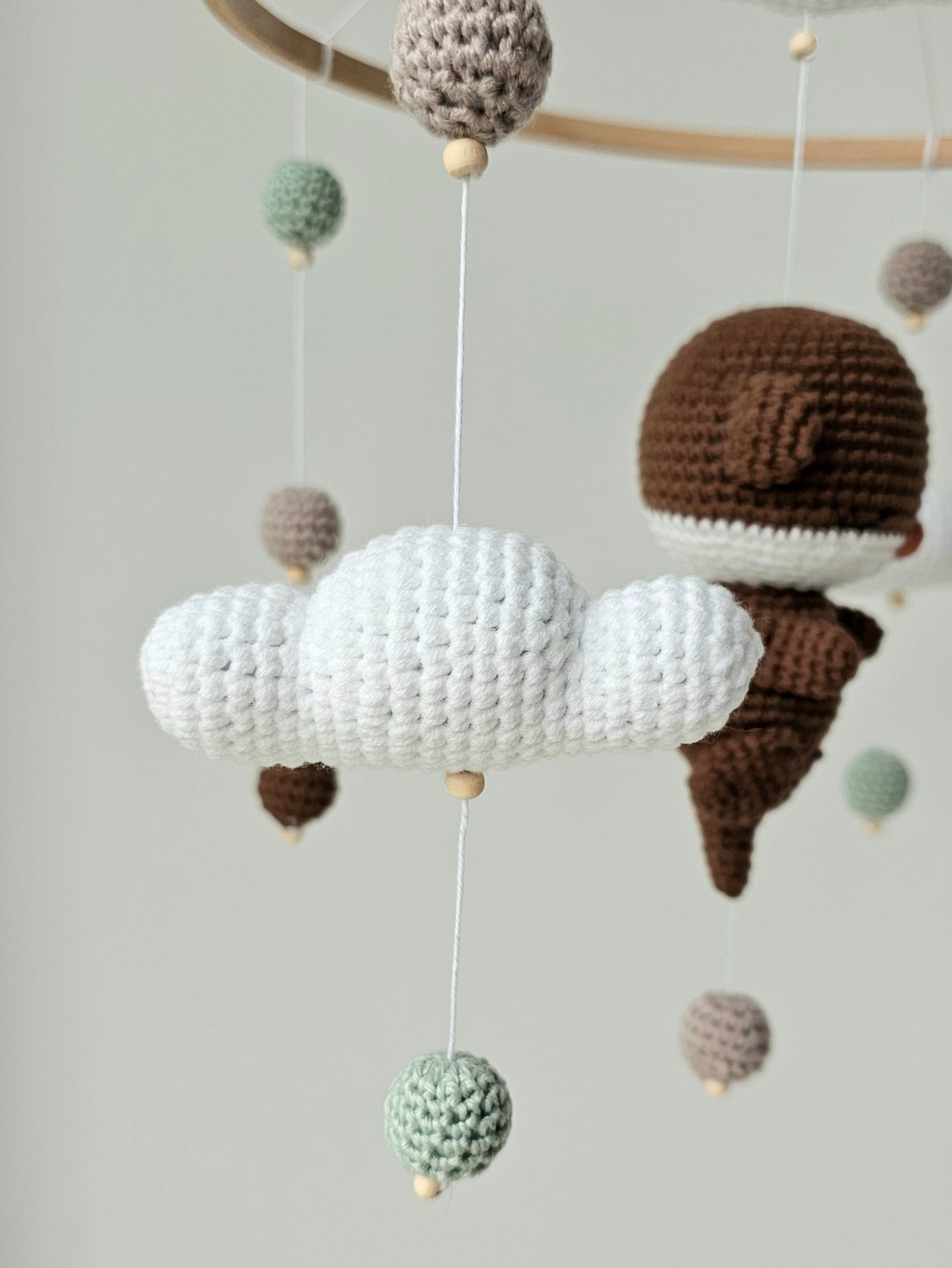 Baby Mobile Häkelliebe Otter beige/dunkelbraun/türkis