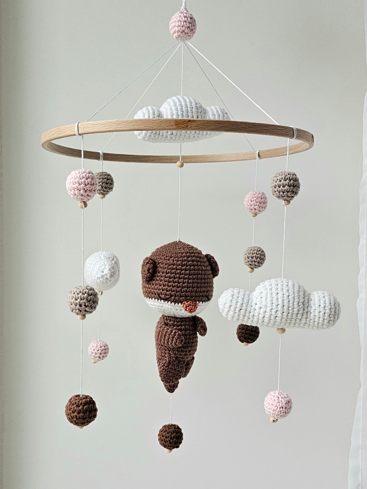 Baby Mobile Häkelliebe Otter braun/rosa