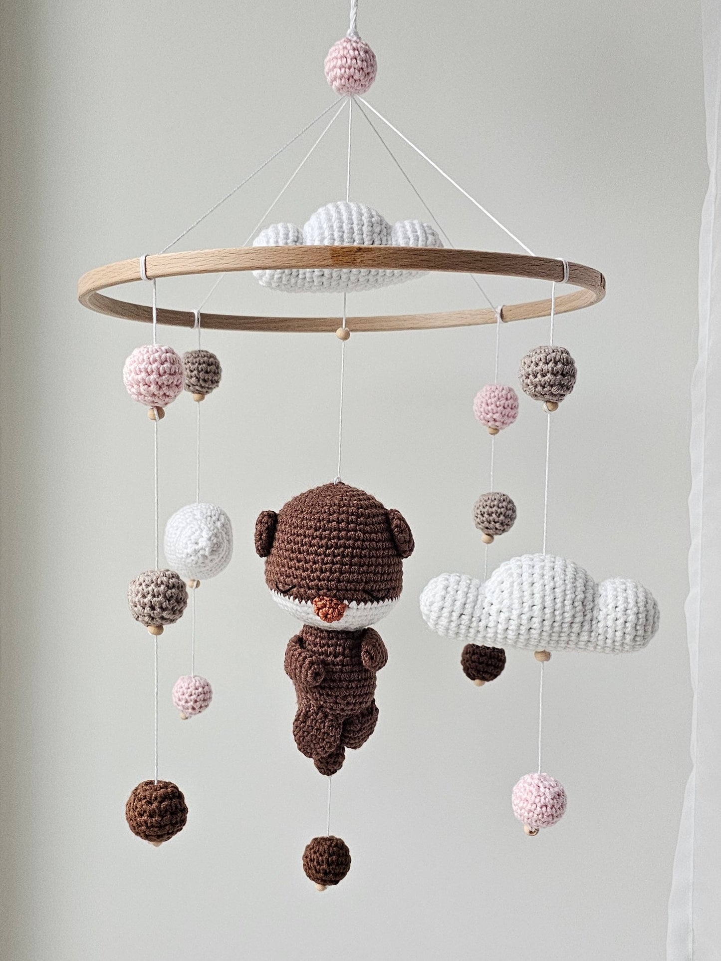 Baby Mobile Häkelliebe Otter braun/rosa