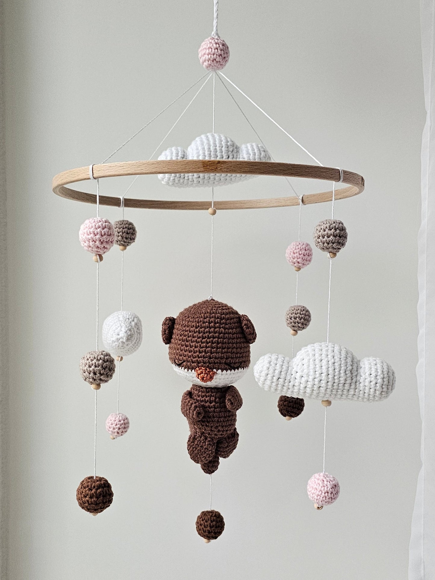 Baby Mobile Häkelliebe Otter braun/rosa