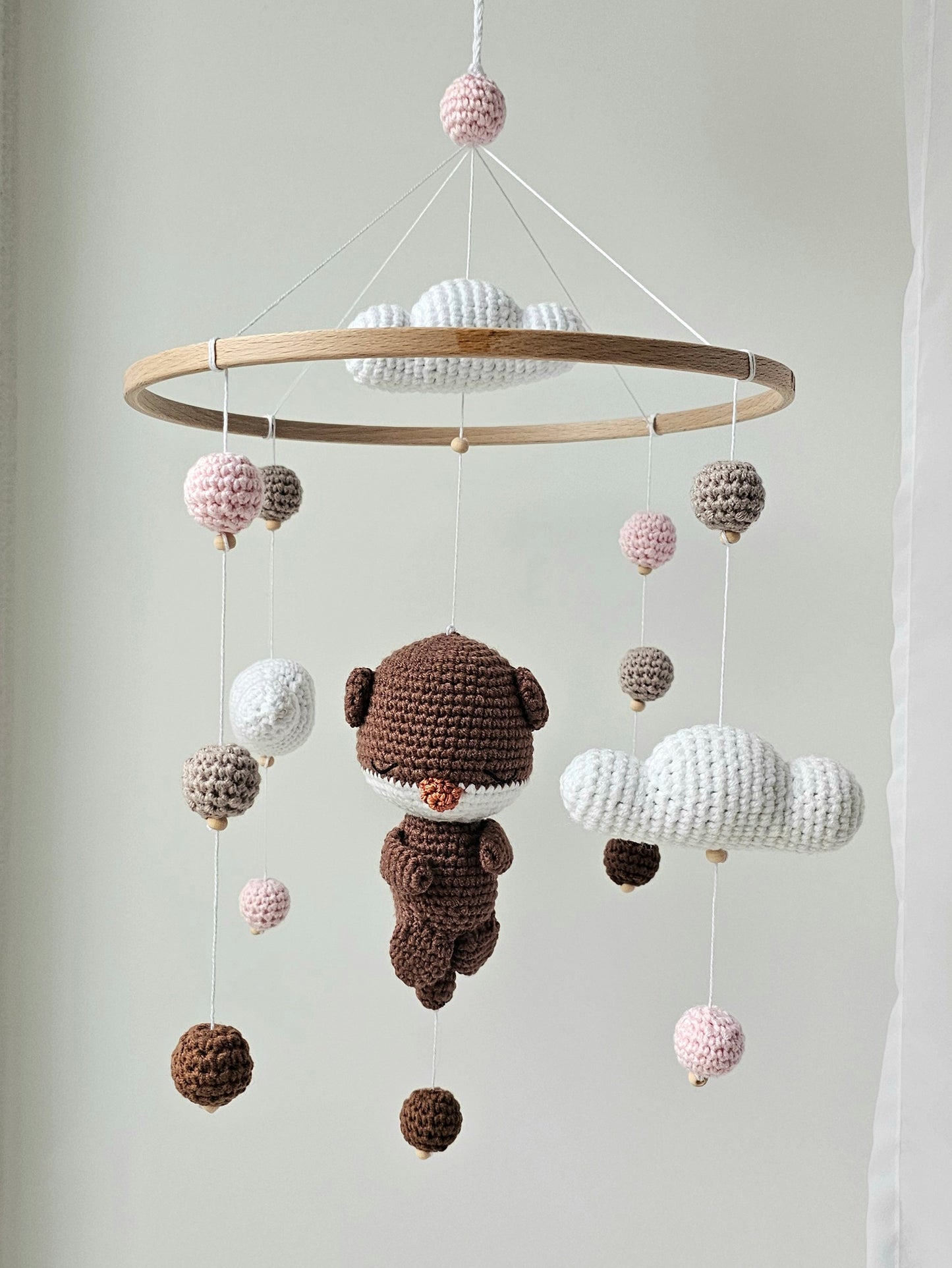 Baby Mobile Häkelliebe Otter braun/rosa