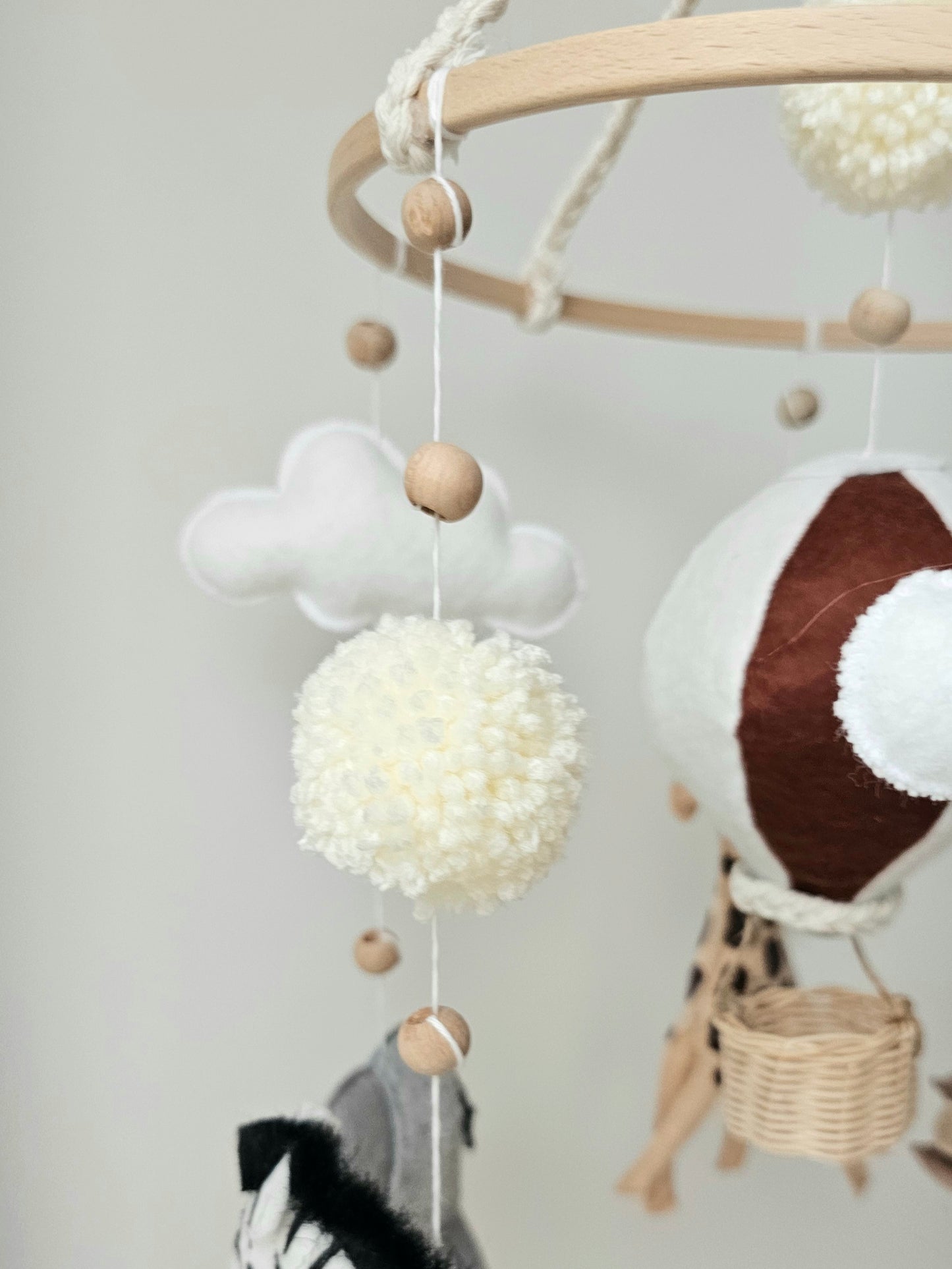Baby Mobile fliegender Ballon natur