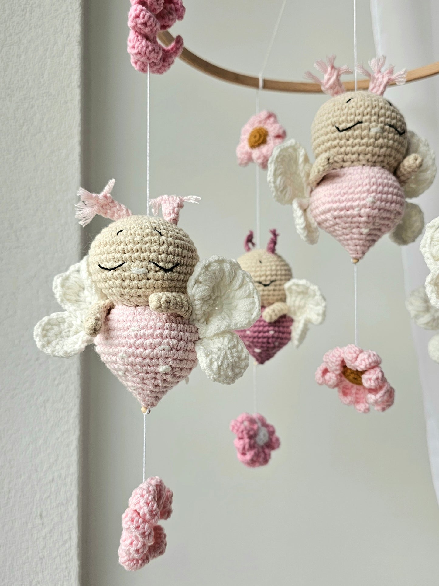 Baby Mobile Schmetterling Blumen Traum rosa