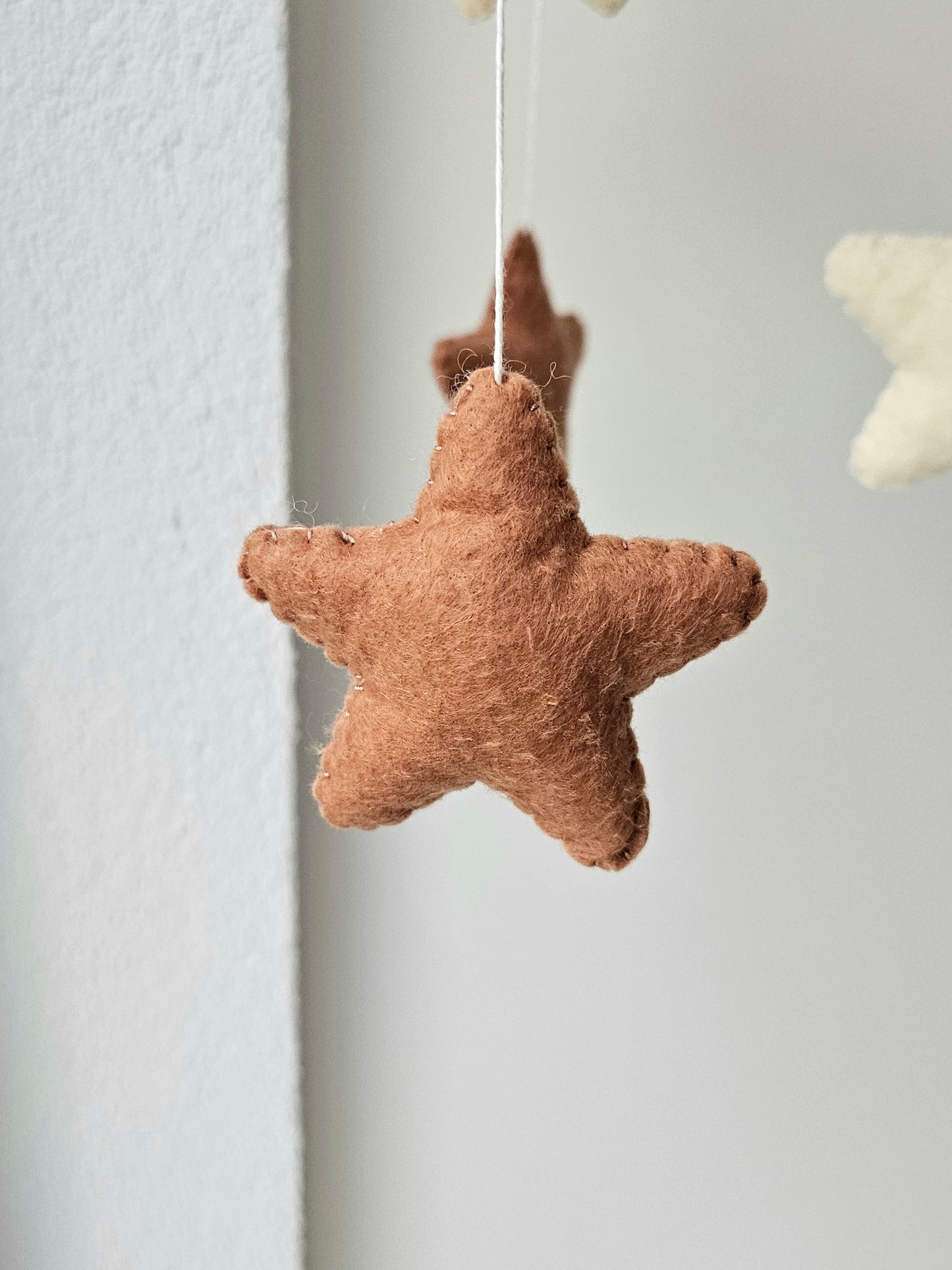 Baby Mobile Bärchen mit Mütze hellgelb