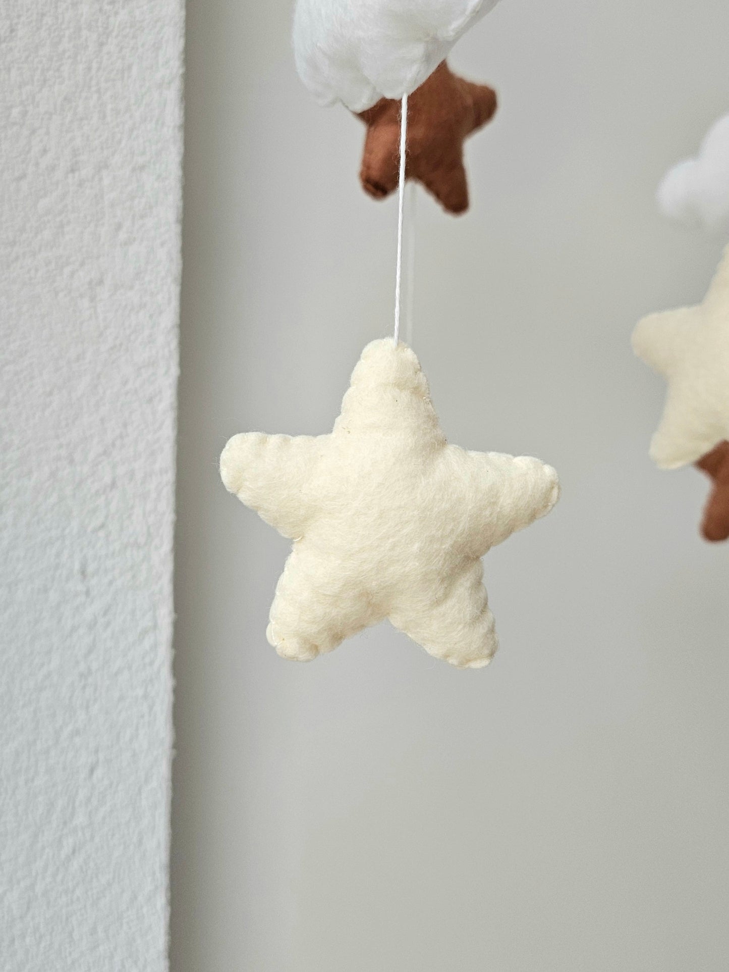 Baby Mobile Bärchen mit Mütze hellgelb