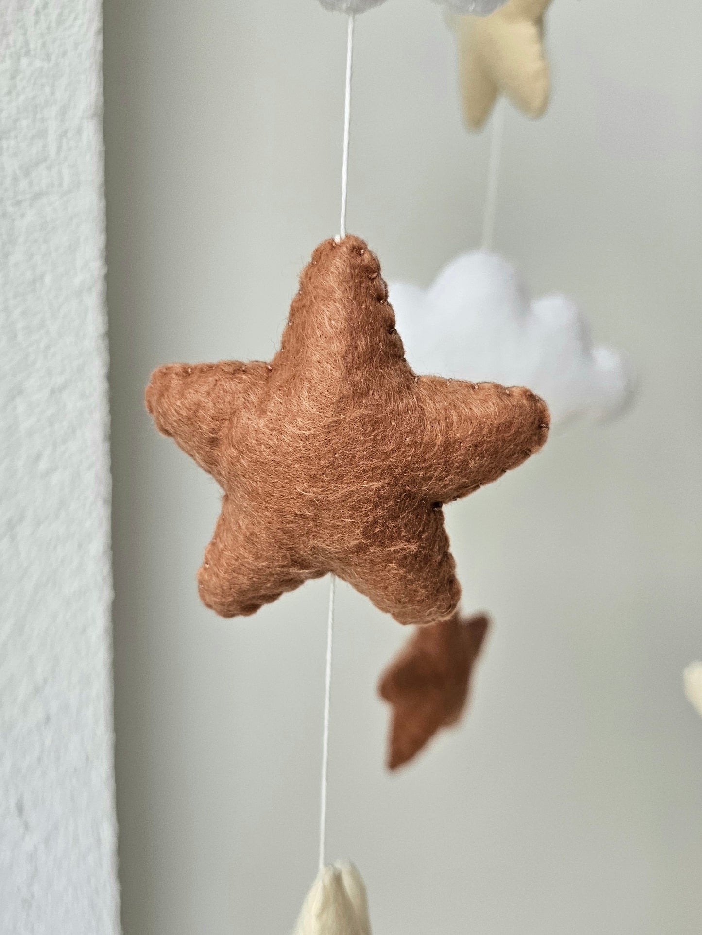 Baby Mobile Bärchen mit Mütze hellgelb
