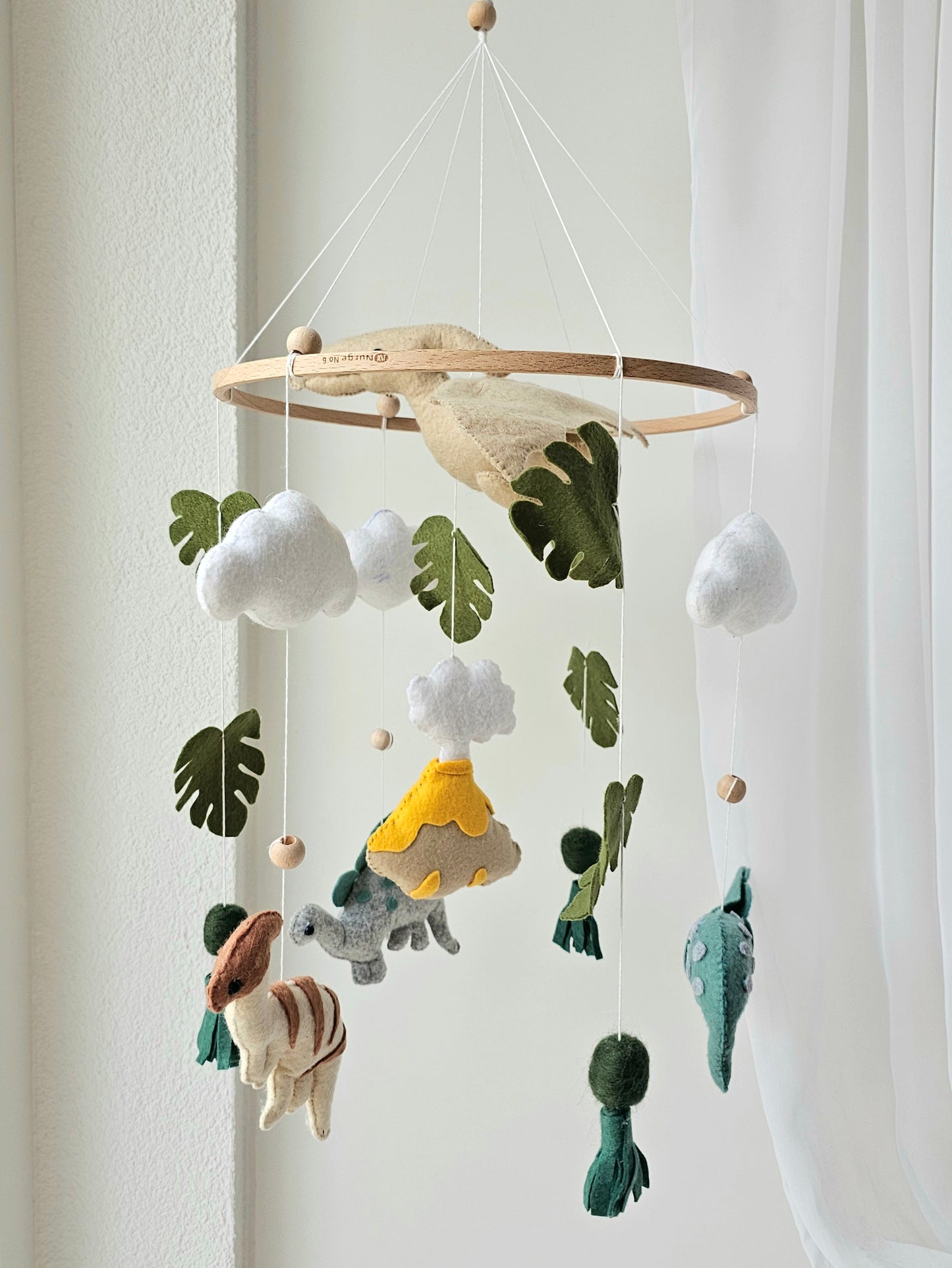 Baby Mobile Dinosaurier mit Vulkan