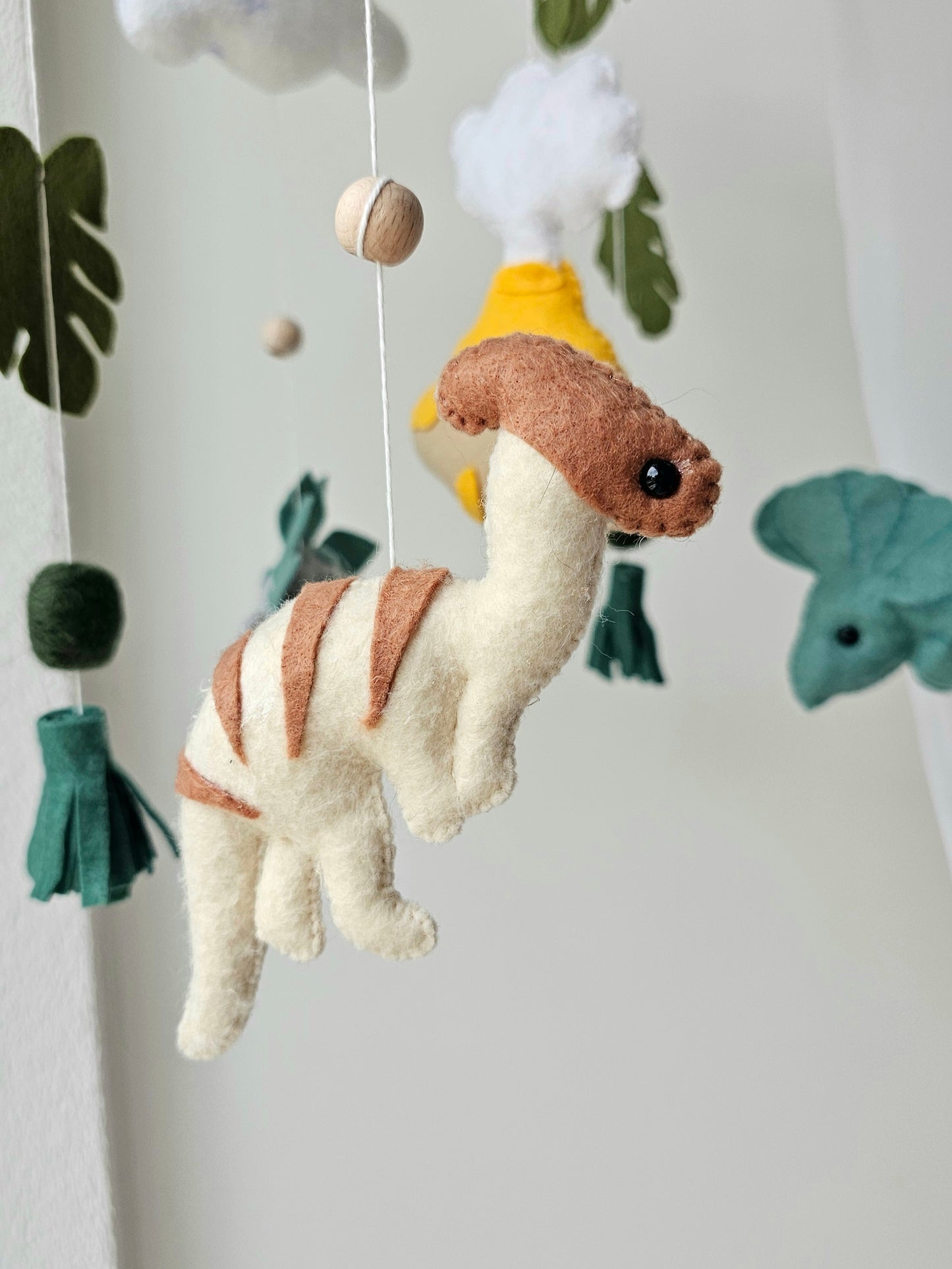Baby Mobile Dinosaurier mit Vulkan