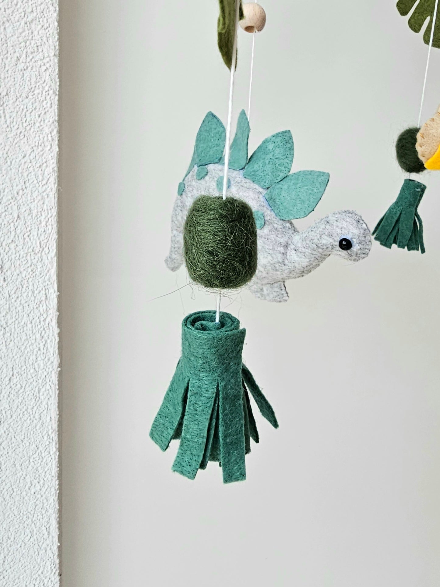 Baby Mobile Dinosaurier mit Vulkan