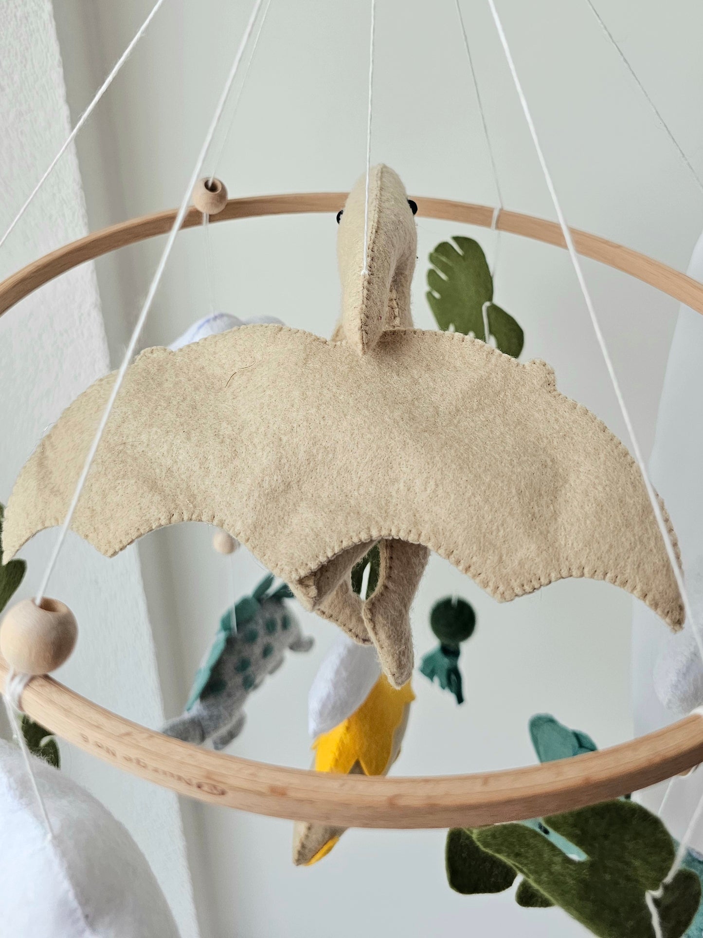 Baby Mobile Dinosaurier mit Vulkan