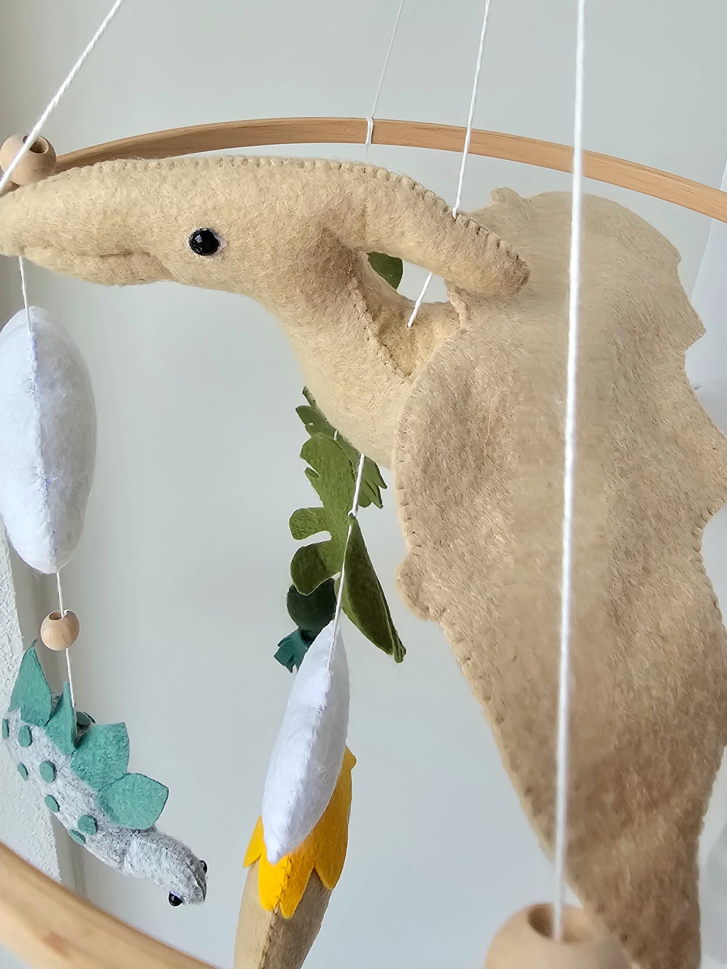Baby Mobile Dinosaurier mit Vulkan